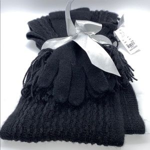 New York & Company Women’s Glove and Scarf Set